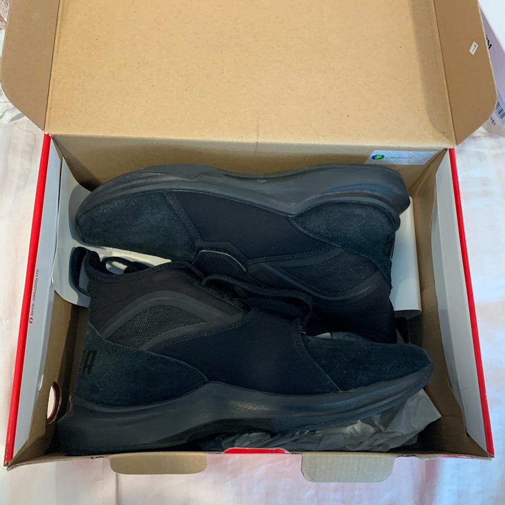 Puma Sneakers